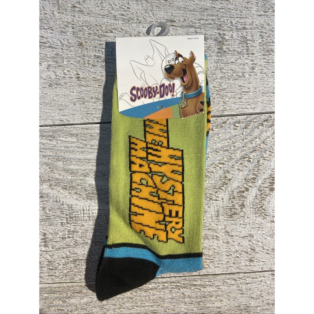 SCOOBY DOO MYSTERY MACHINE CREW SOCKS SIZE 8-12 - D057